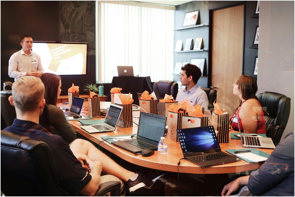 Tips to organize a successful business event